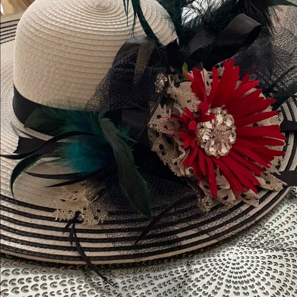 White and Red Custom Derby Hat, Beach, Photography - Picture 2 of 6